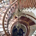 Victoria Hotel 3*