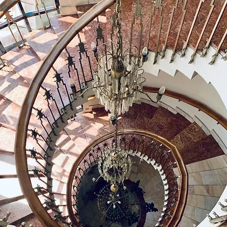 Victoria Hotel 3*